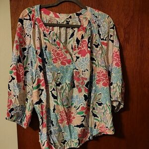 Crown & Ivy Green Graphic Blouse